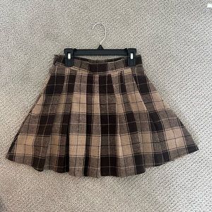 Brown, tan, beige plaid preppy pleated mini skirt - women’s XS